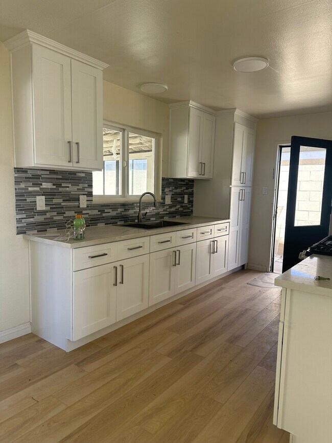 Building Photo - 451 La Canada Ave
