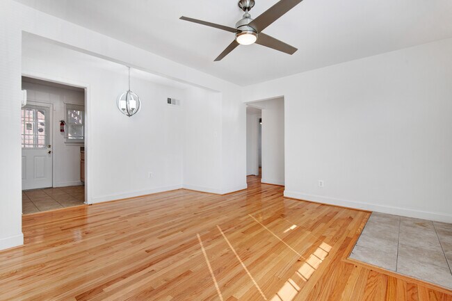 Foto del edificio - 4 47th St NE