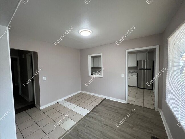 Building Photo - 3012 Fulton St