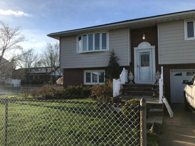Foto principal - 209 N Hickory St