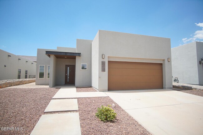 Building Photo - 1085 Gaitan St