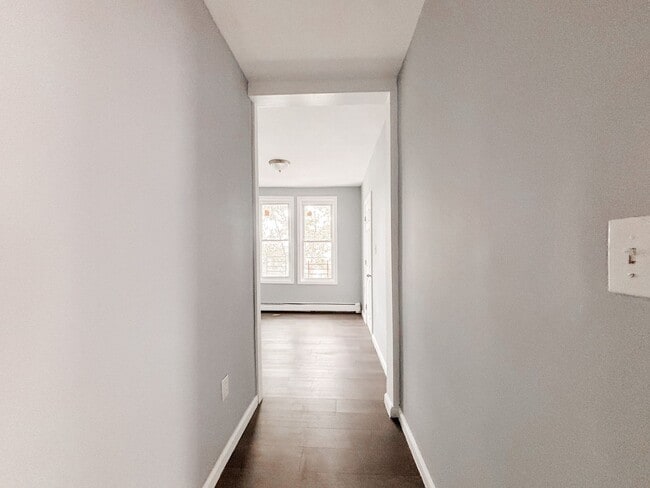 Building Photo - 96 Cutler St