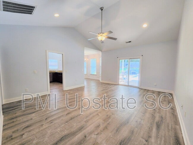 Foto del edificio - 1039 Blythwood Dr