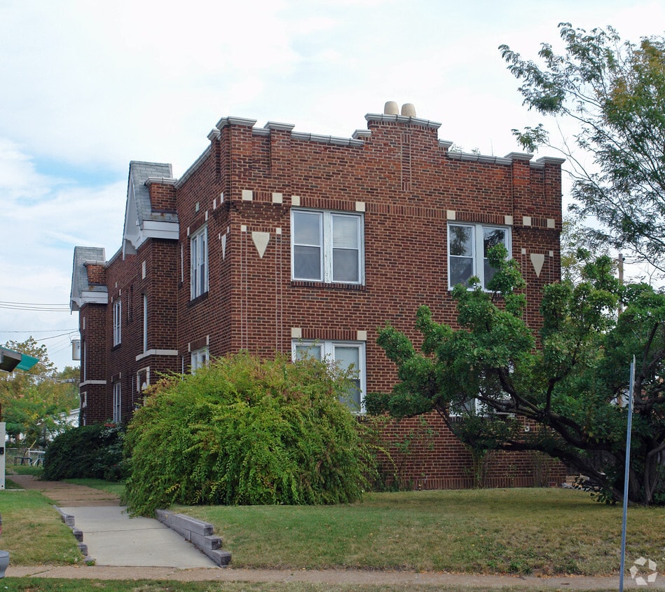 Primary Photo - 3883 Meramec St