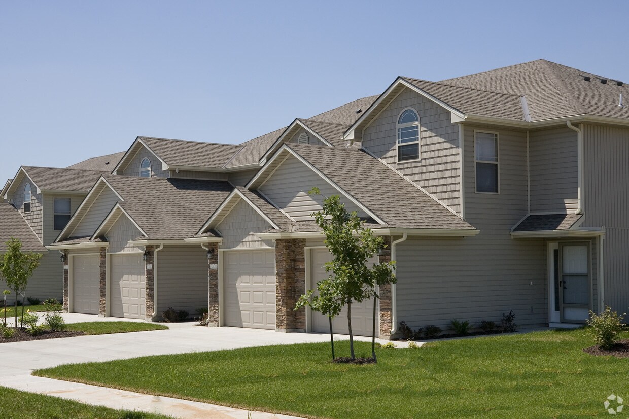 Arbor Mist Townhomes Apartments Kansas City, MO
