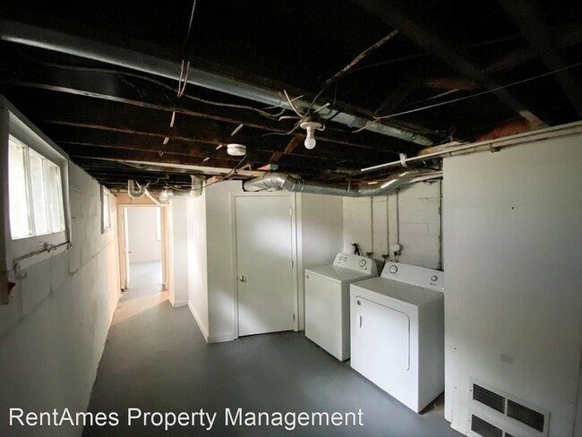 Building Photo - 4 br, 2 bath House - 263 Campus Ave