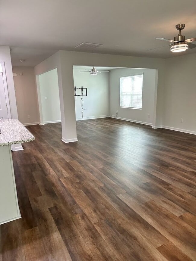 Building Photo - Charming 3BR House in Lexington