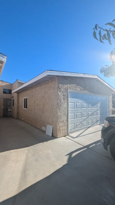 Foto del edificio - 16209 Juniper St