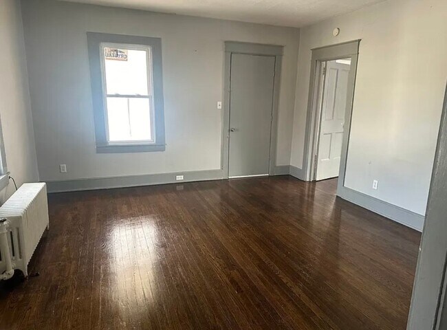 Foto del edificio - 404 Exchange Ave