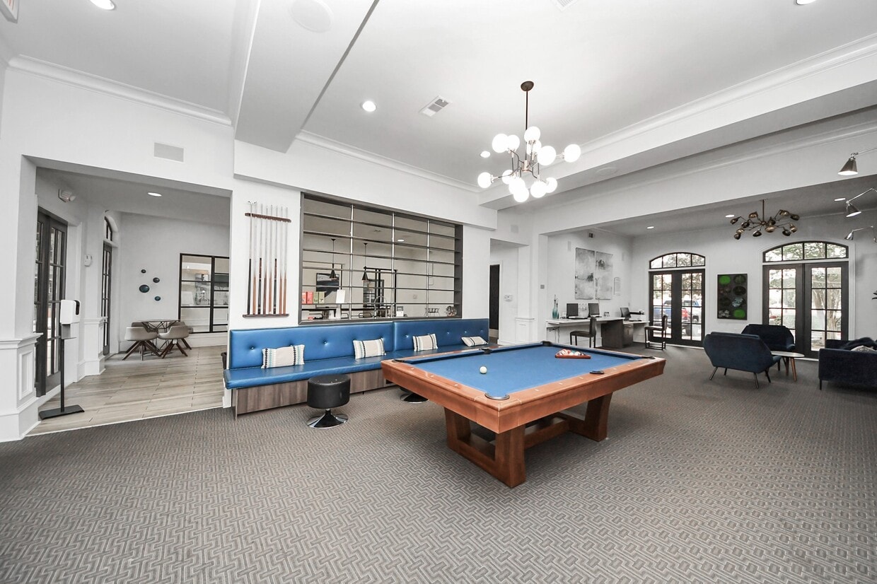 Building Photo - 3003 Memorial Ct