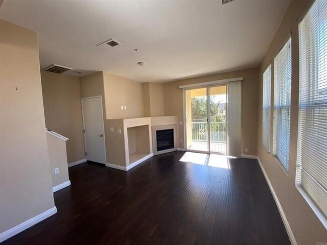 Building Photo - 3100 Altura Ct