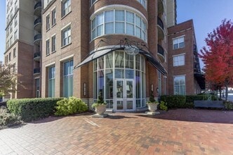 Building Photo - 325 East Paces Ferry Rd NE