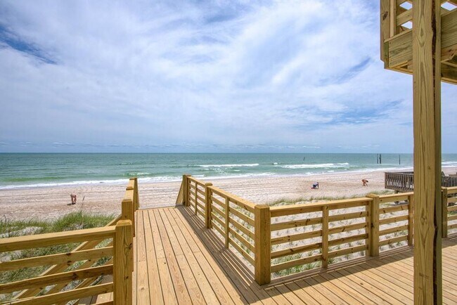 Foto del edificio - FURNISHED OFF-SEASON MONTHLY RENTAL - AVAI...