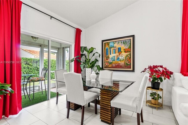 Foto del edificio - 6207 Floral Lakes Dr