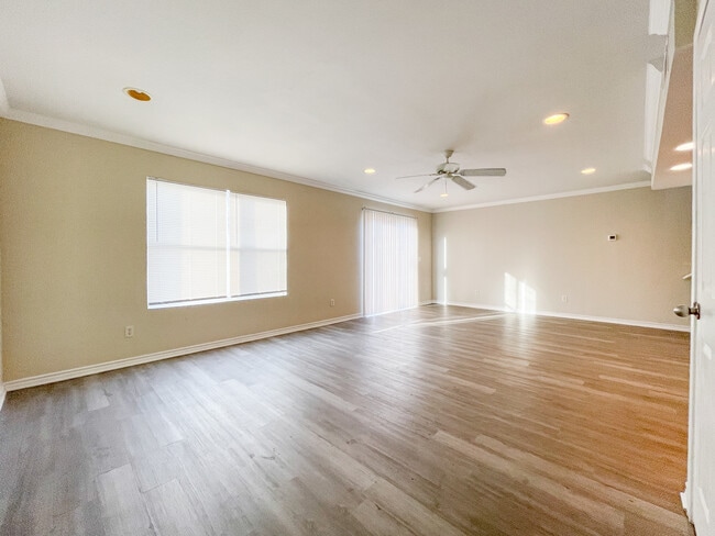 Building Photo - 309 Gurley Ln