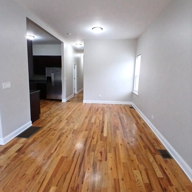 Foto del edificio - 3904 W Armitage Ave