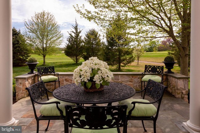 Building Photo - 347 Applebrook Dr