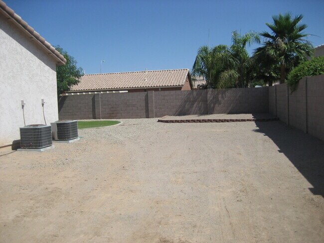 Foto del edificio - 1042 E Canyon Way