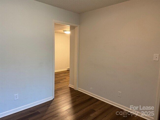 Foto del edificio - 824 6th St NW