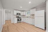 Foto principal - 166 Long Beach Dr