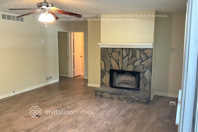 Foto del edificio - 15 Tracey Ln