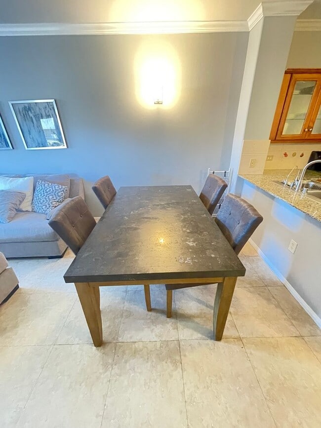 Foto del edificio - Quiet Cortez Hill Gem – Central, Sunny, an...