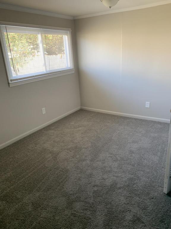 Foto del edificio - 24426 Columbus Ave