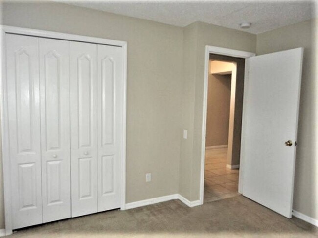 Building Photo - 12227 Dawn Vista Dr