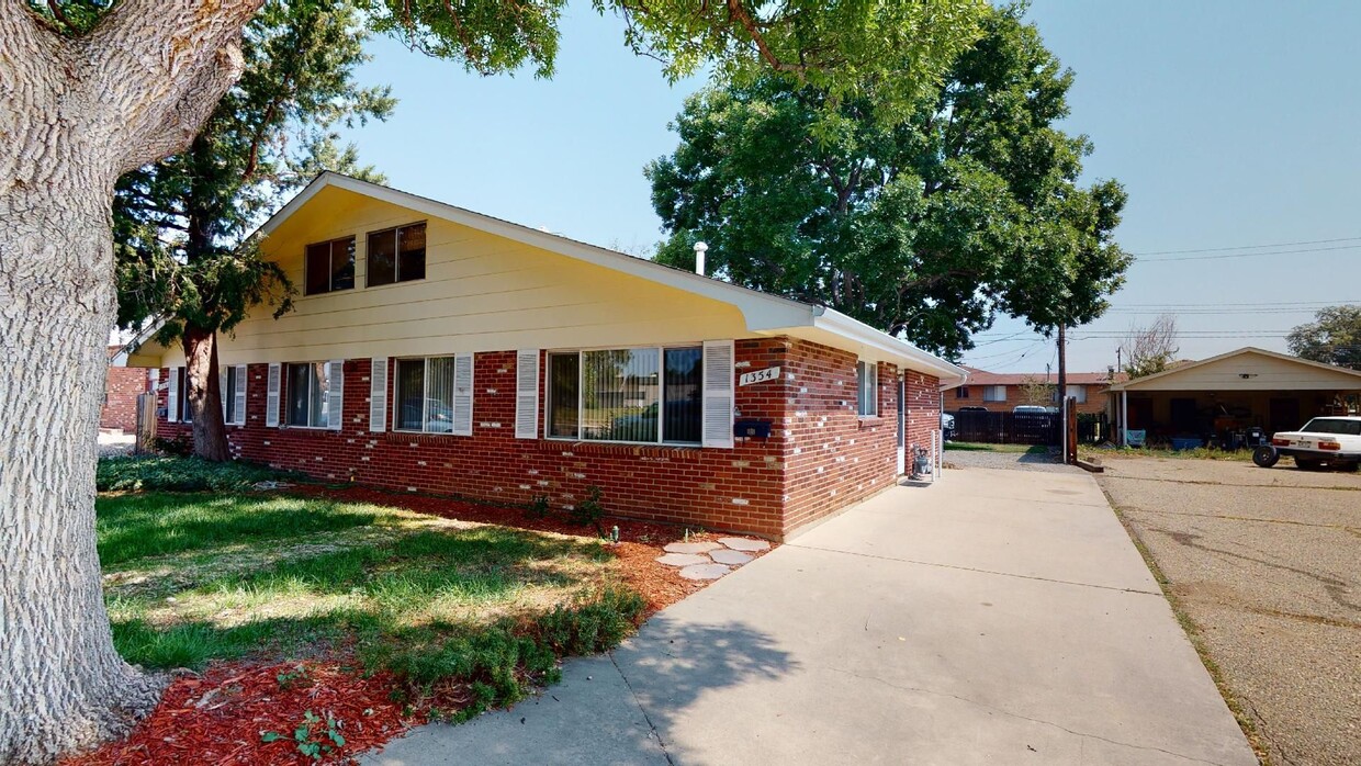 Primary Photo - 2 bd 1ba duplex in Longmont!