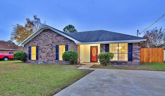 Foto del edificio - 705 Edgewood Ct