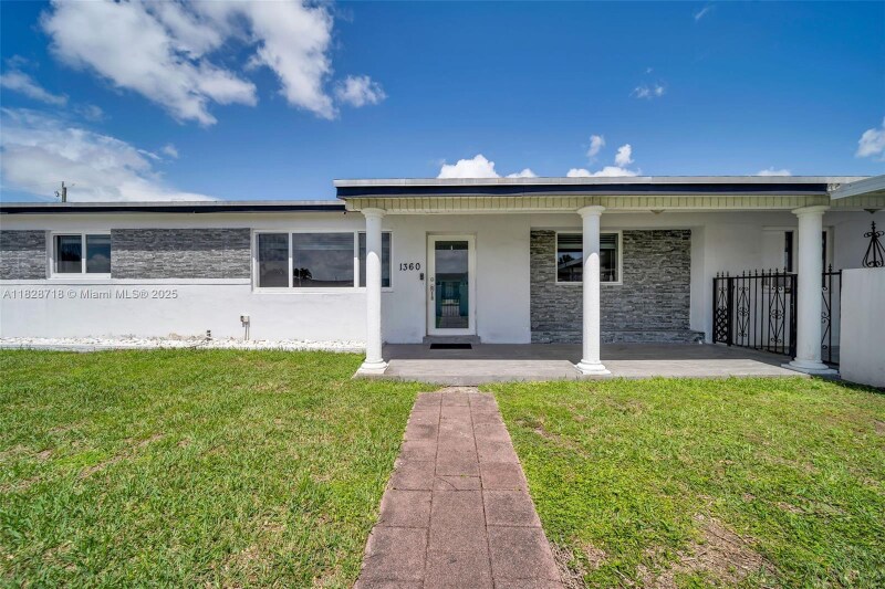 Foto principal - 1360 W 4th Ln