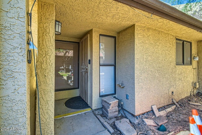 Building Photo - 3228 W Glendale Ave
