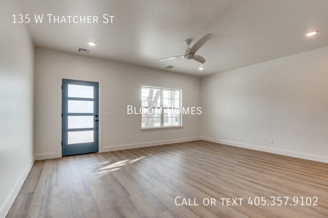 Building Photo - 135 W Thatcher St