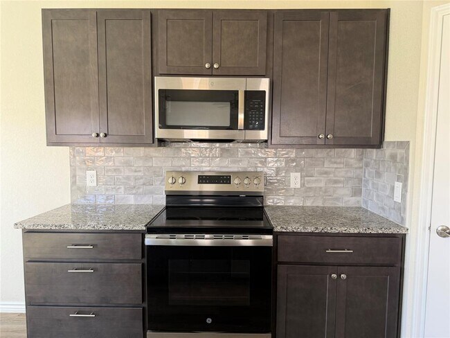 Building Photo - 510 Whirlaway Dr