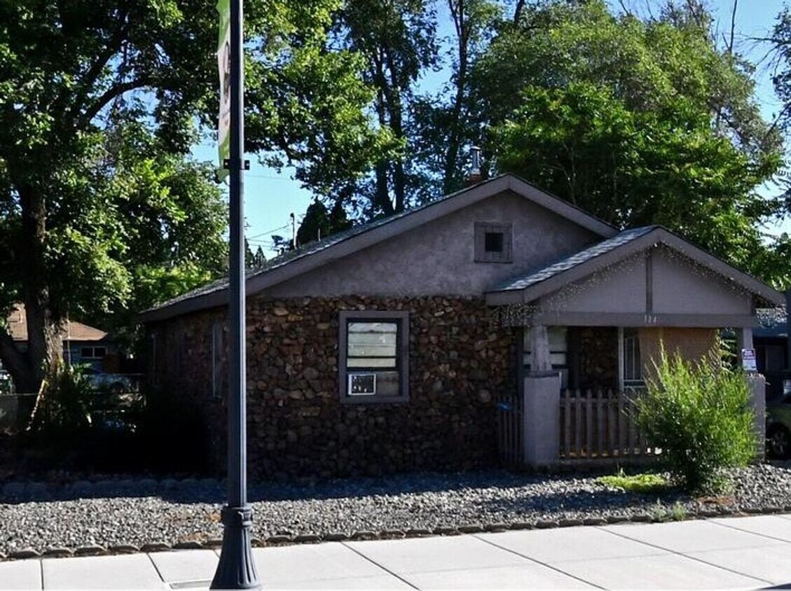 Foto principal - 114 Victorian Ave