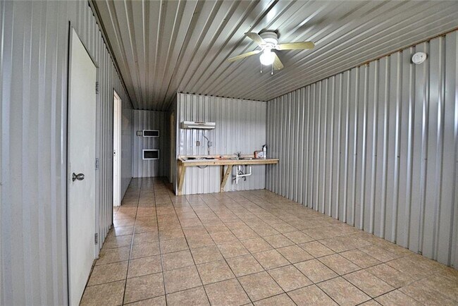 Foto del edificio - 128 E Zipp Rd