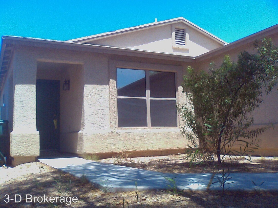 Primary Photo - 2589 E Cambridge Ring Dr