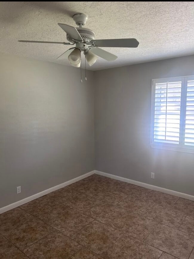 Building Photo - 4410 St Andrews Dr