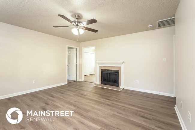 Building Photo - 6000 Southcrest Dr