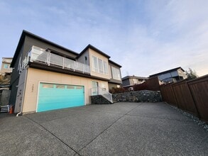 Building Photo - 7042 Maple Park Terrace