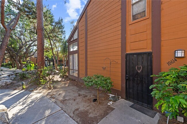 Foto del edificio - 10614 Shoreline Dr