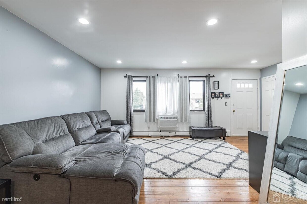 Foto principal - 1 br, 1 bath House - 118 Cricket Ln