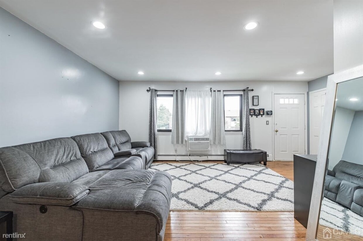 Primary Photo - 1 br, 1 bath House - 118 Cricket Ln