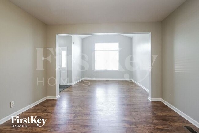 Foto del edificio - 10705 Creekside Woods Dr