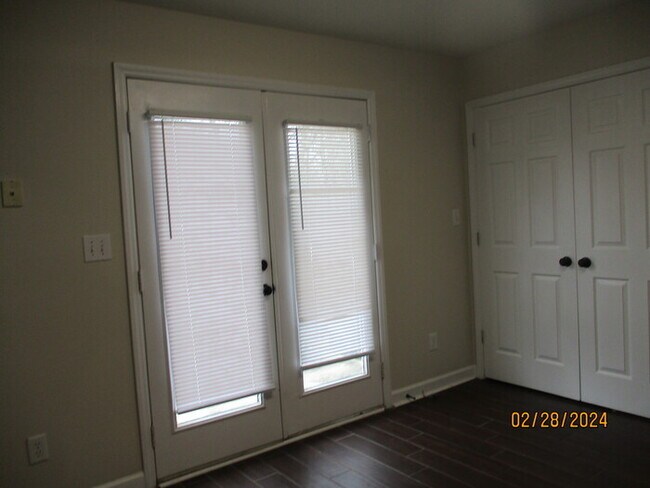 Foto del edificio - 1007 Michigan St