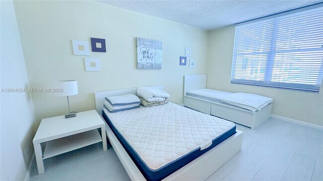 Building Photo - 2501 S Ocean Dr