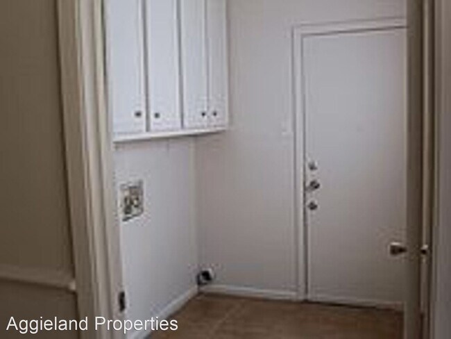 Foto del edificio - 3 br, 1.5 bath House - 3410 Judythe Ct