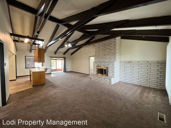 Building Photo - 3 br, 2 bath House - 20212 N RAY ROAD