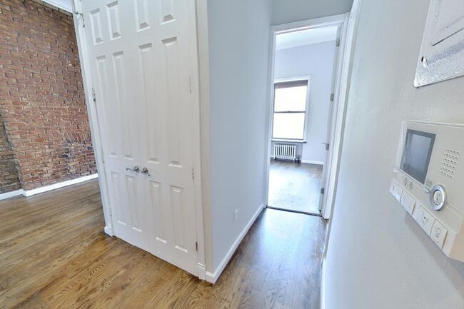 Building Photo - 232 E 14th St