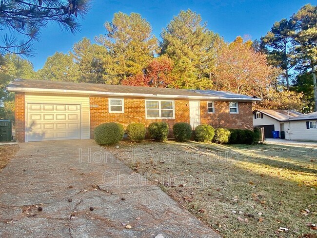 Building Photo - 1121 Kinsey Dr